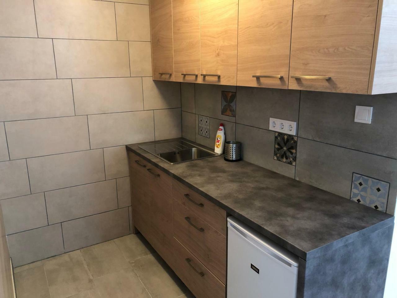 Juno Apartman Vendeghaz Miskolc Exteriör bild