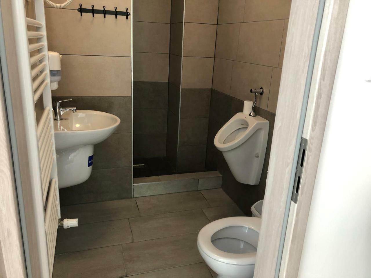Juno Apartman Vendeghaz Miskolc Exteriör bild