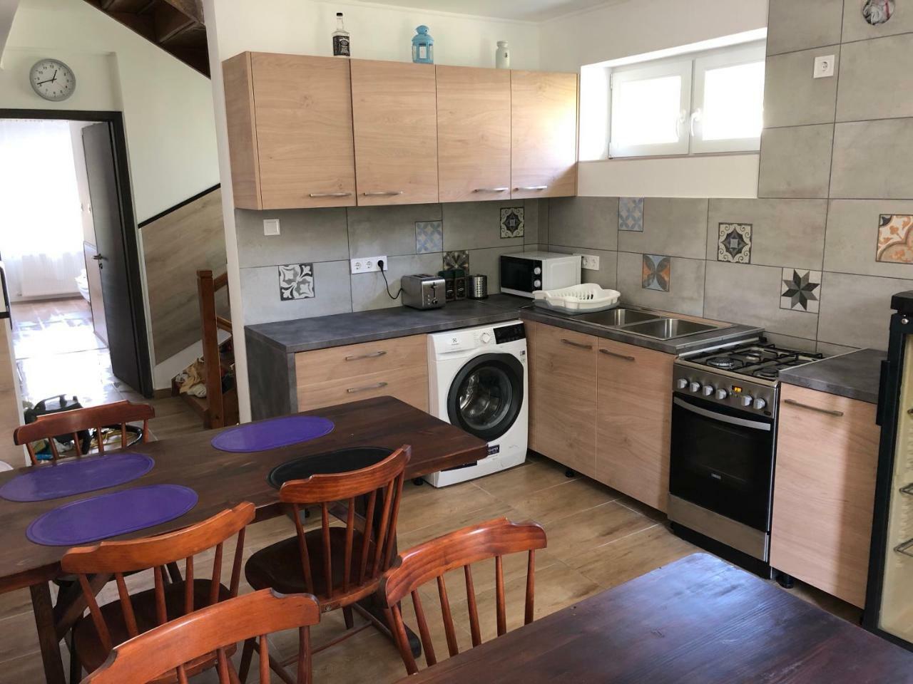 Juno Apartman Vendeghaz Miskolc Exteriör bild