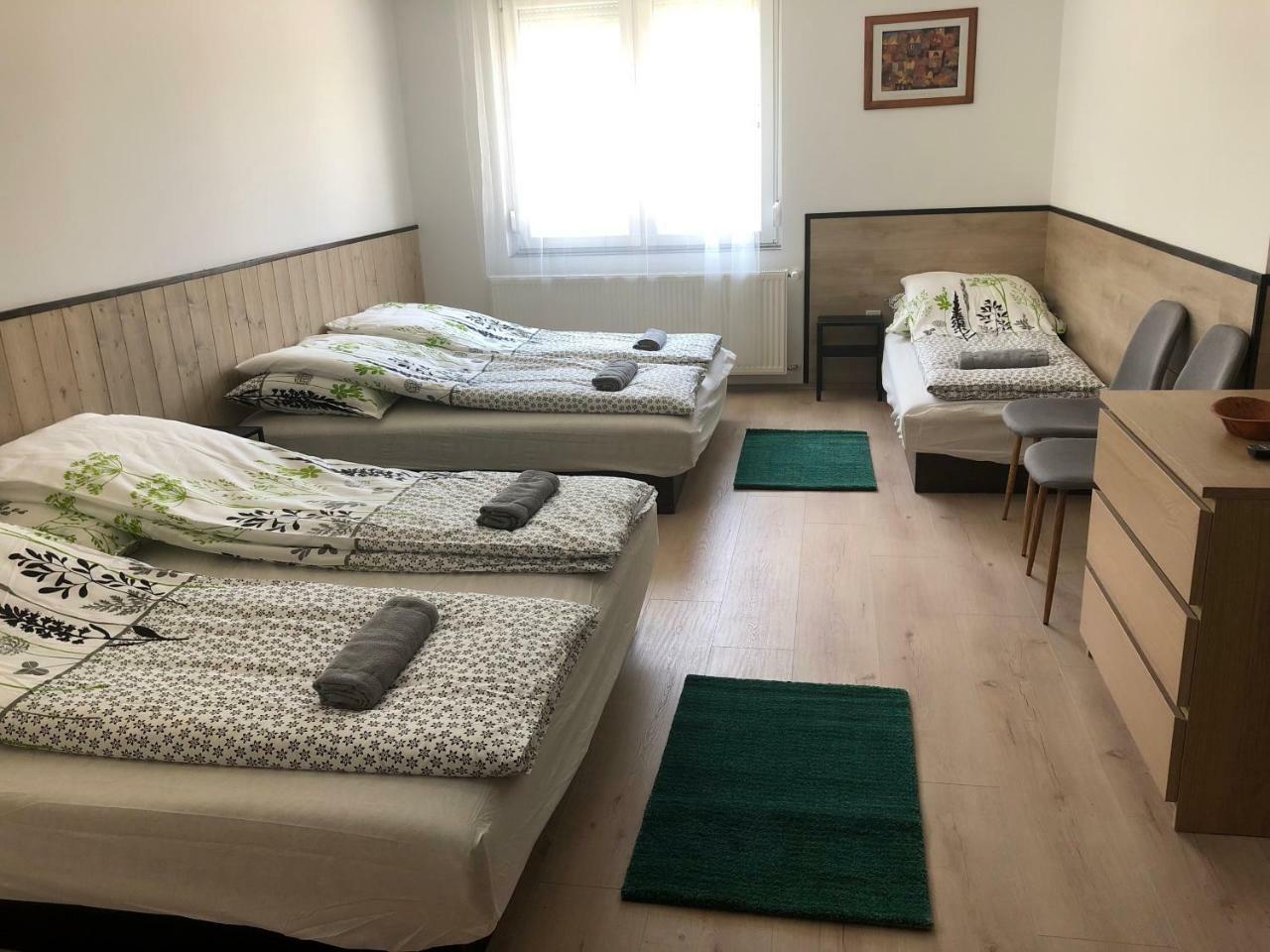Juno Apartman Vendeghaz Miskolc Exteriör bild