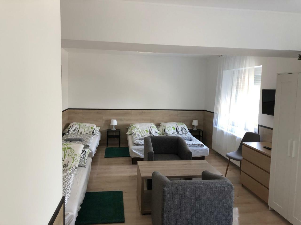 Juno Apartman Vendeghaz Miskolc Exteriör bild
