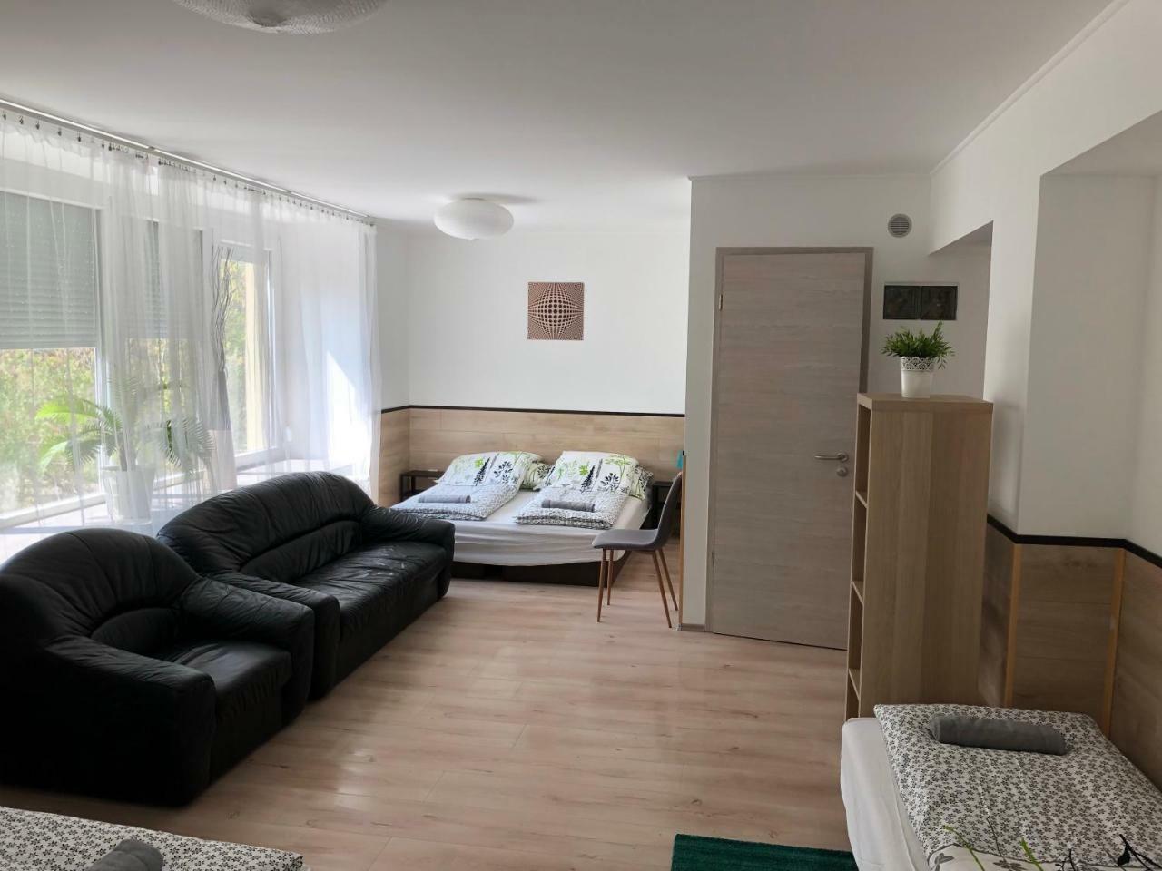 Juno Apartman Vendeghaz Miskolc Exteriör bild