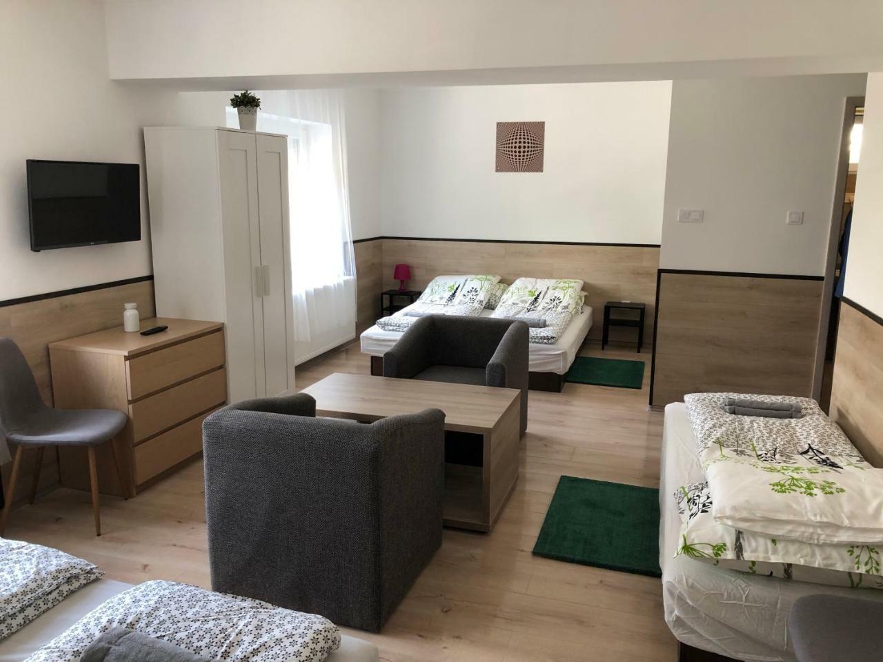 Juno Apartman Vendeghaz Miskolc Exteriör bild