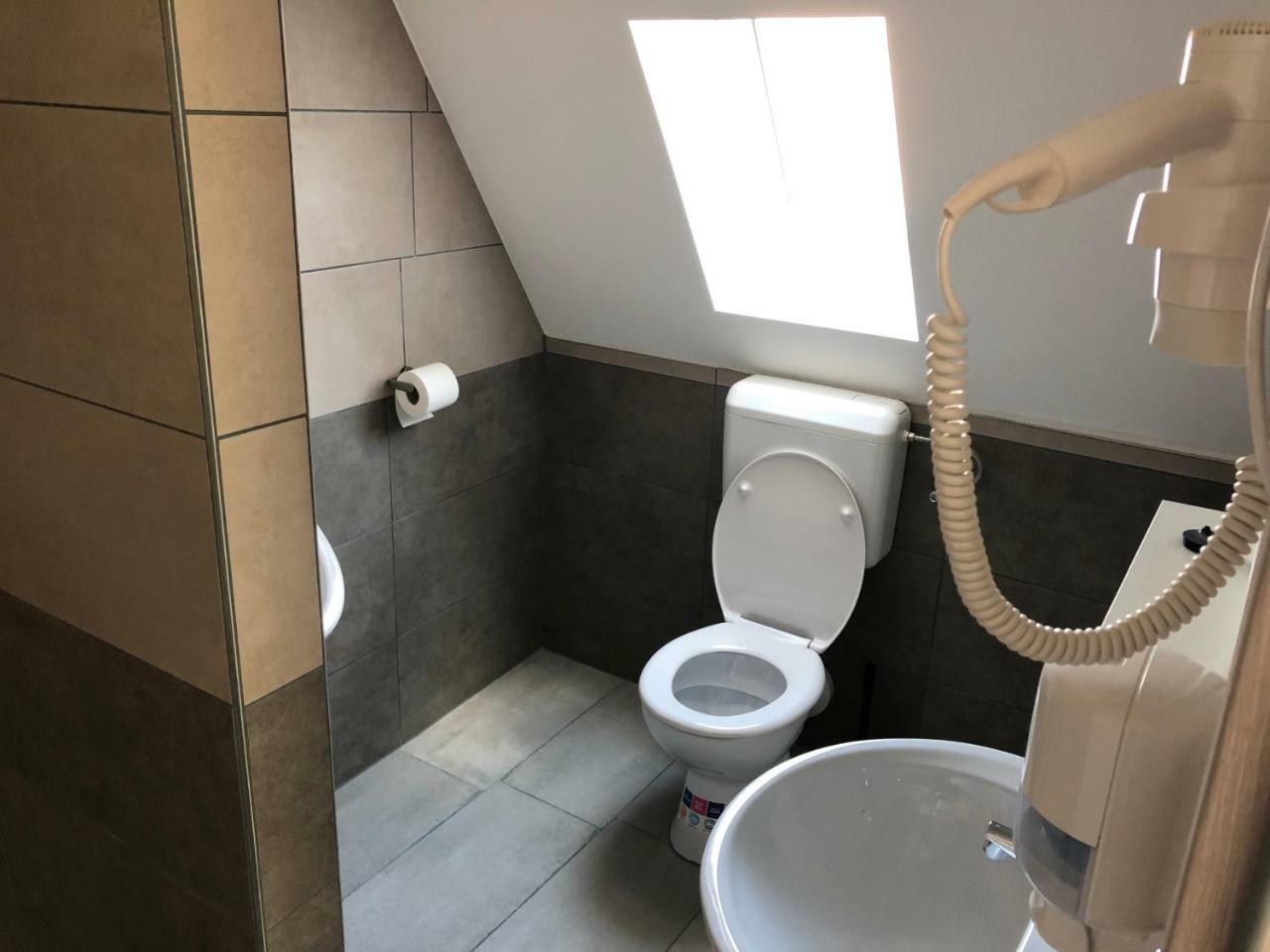Juno Apartman Vendeghaz Miskolc Exteriör bild