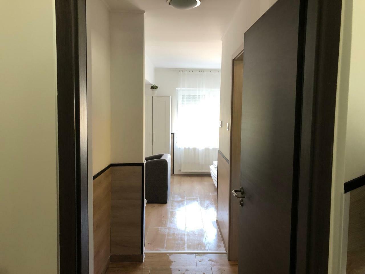 Juno Apartman Vendeghaz Miskolc Exteriör bild