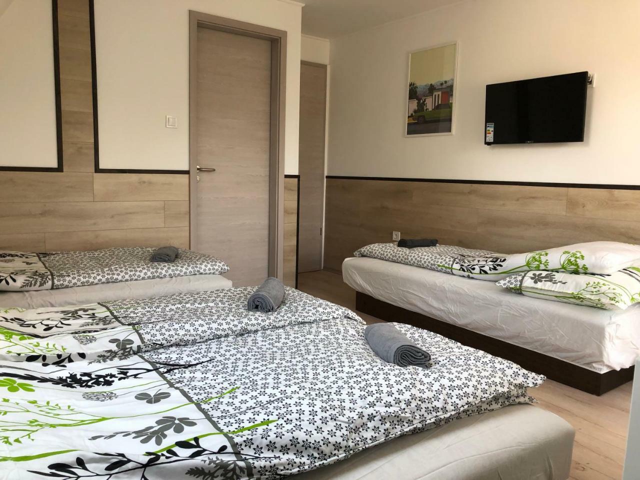 Juno Apartman Vendeghaz Miskolc Exteriör bild